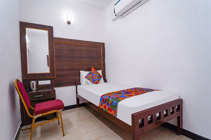 Room 14 of 38