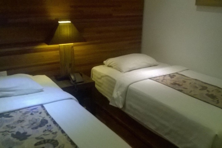 Room 3 of 61