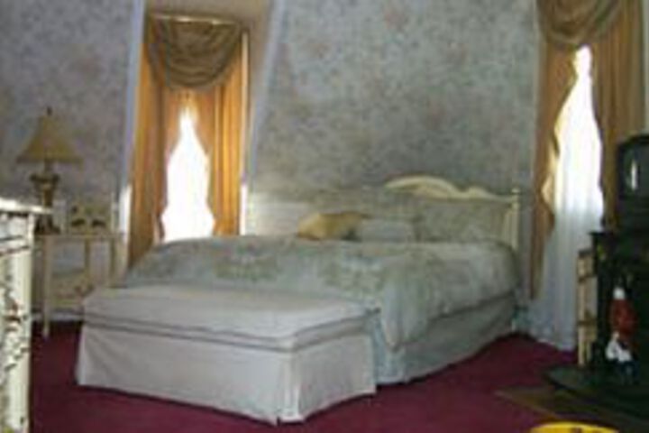 Room 10 of 19