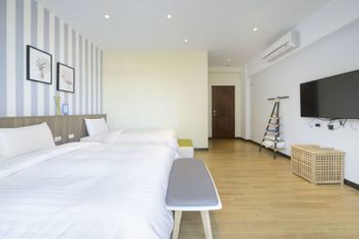 Room 30 of 37