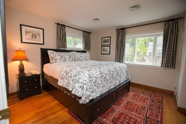 Deluxe King Bed (54 of 119)