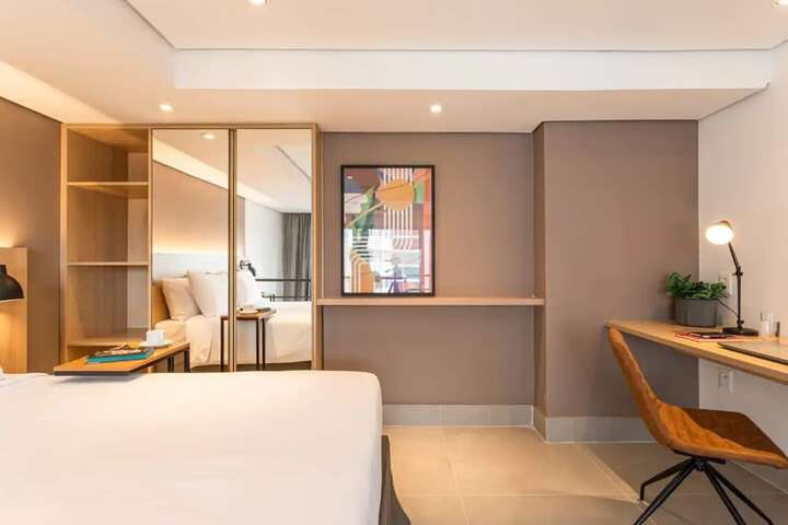 Room 32 of 156