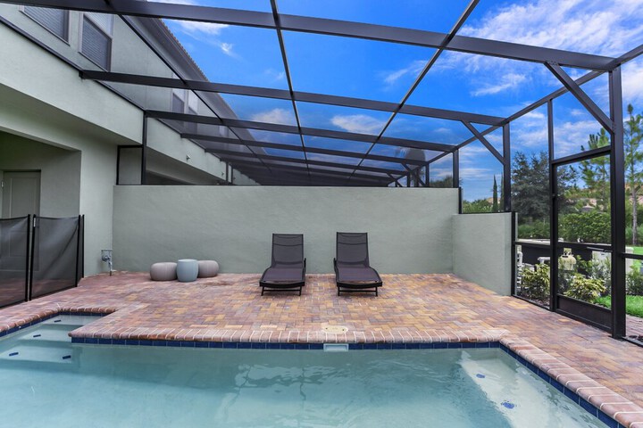 Pool 38 of 54