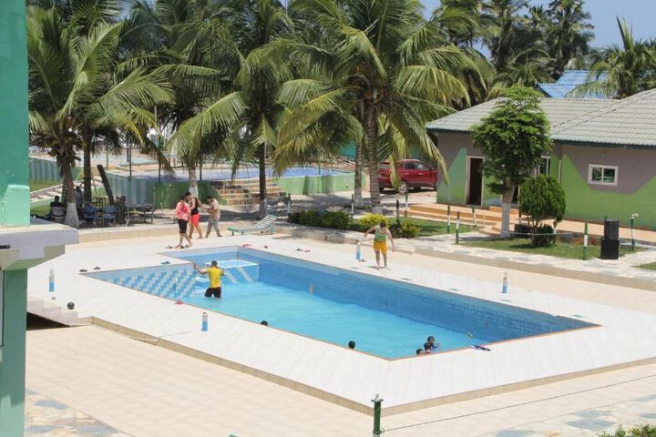 Pool 48 of 106