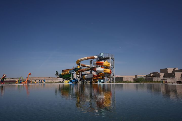 Pool 42 of 85