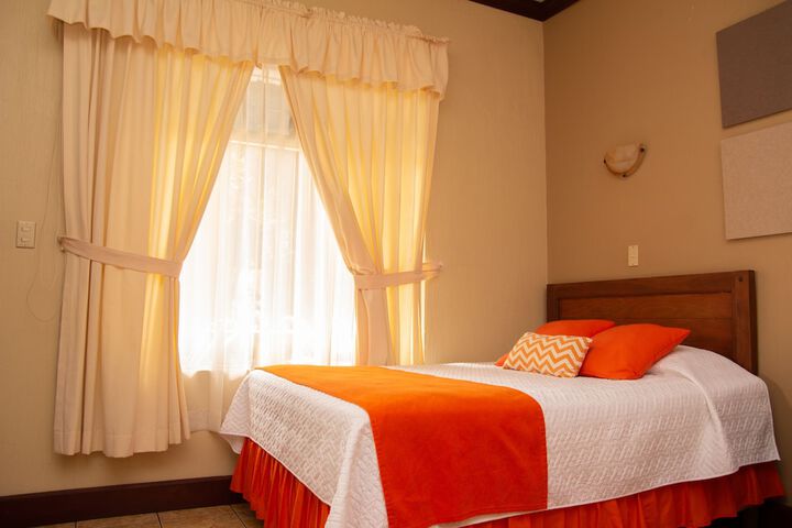 Room 4 of 65