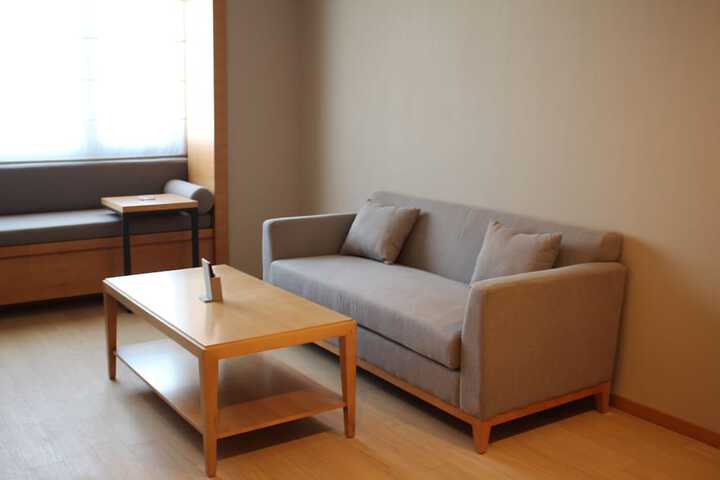 Room 9 of 15