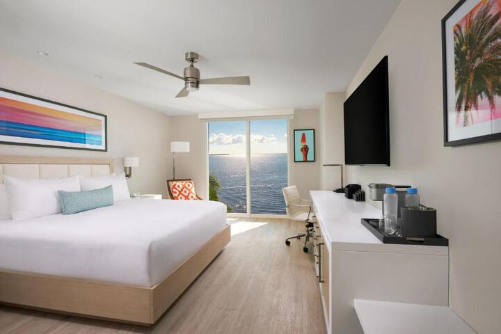 1 King Bed Hearing Accessible (12 of 26)