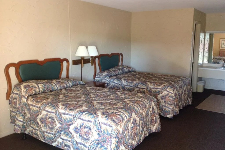 Room 2 of 7