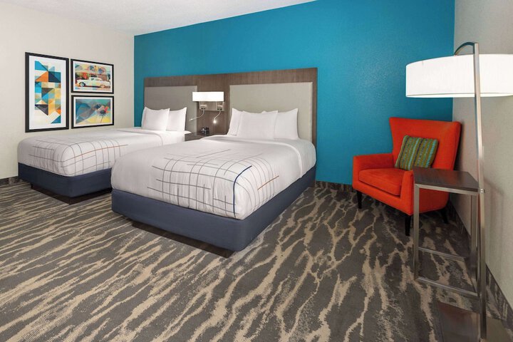 2 Queen Beds (2 of 7)