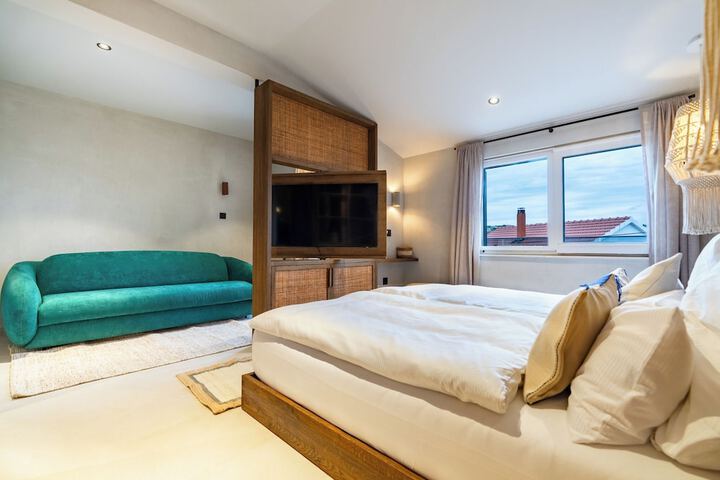 Room 32 of 133