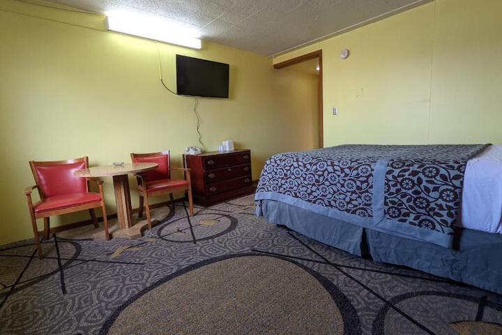 Room 4 of 14