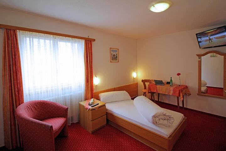 Room 9 of 59