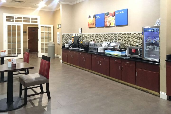 Breakfast area