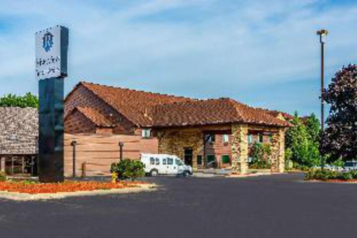 Photo of Riverview Inn & Suites an Ascend Collection Hotel