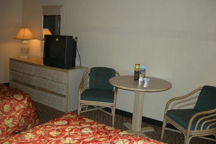 Room 2 of 25