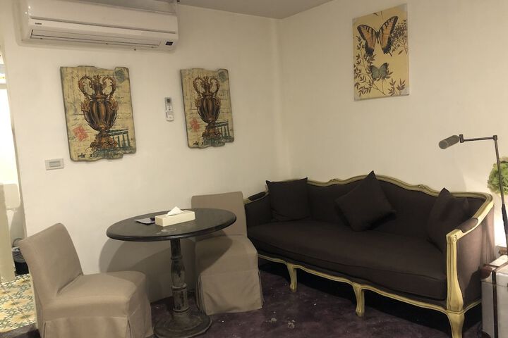 Room 33 of 58