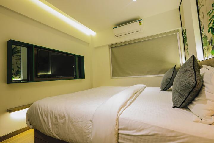 Room 16 of 44