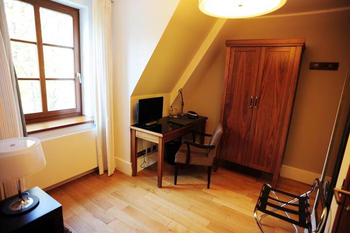 Room 22 of 57