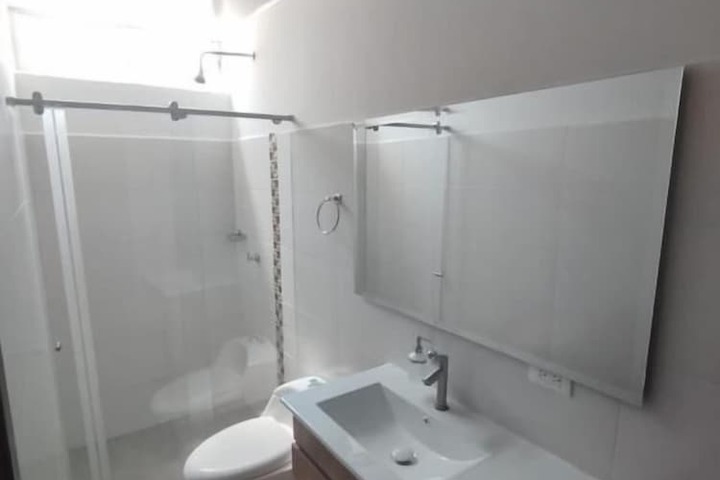 Room 4 of 9