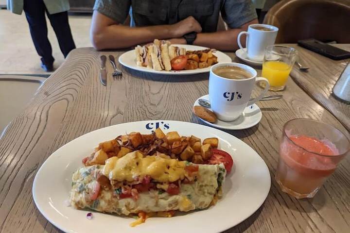 Breakfast/Coffee Service 32 of 45