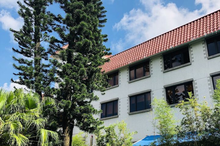 Hotel Exterior 72 of 79