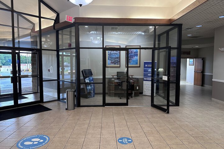Business Center 44 of 52