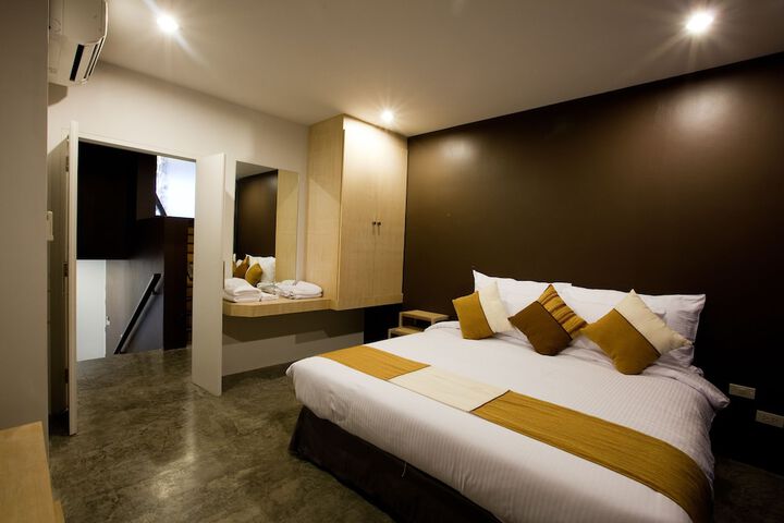 Room 2 of 47