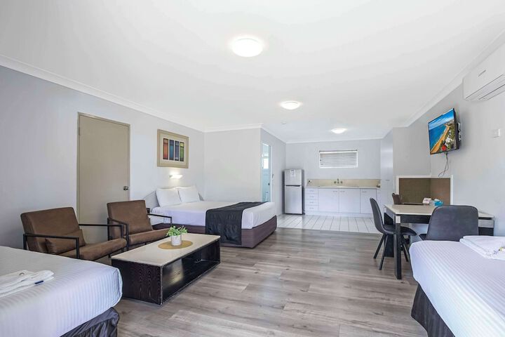 Room 2 of 23