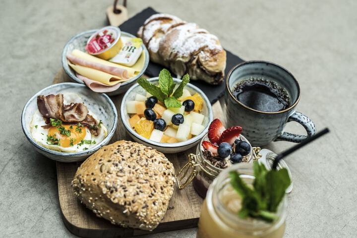 Breakfast/Coffee Service 9 of 15