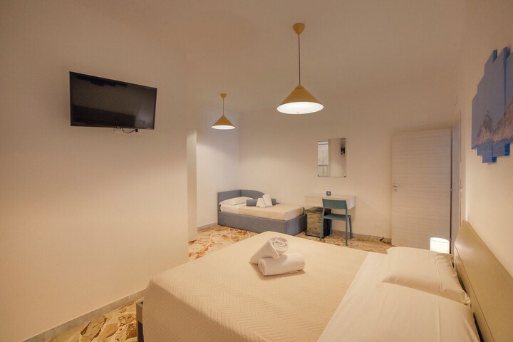 Room 16 of 126