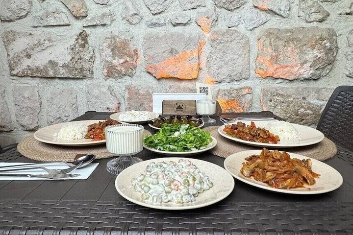 Dining 62 of 79