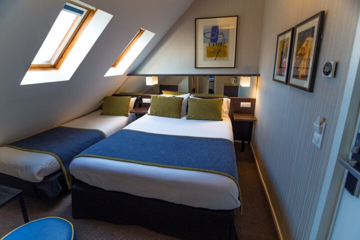 Room 17 of 61