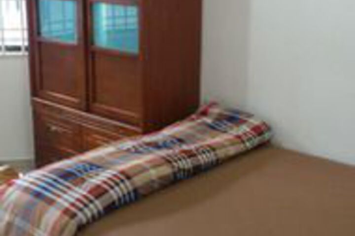 Room 6 of 11