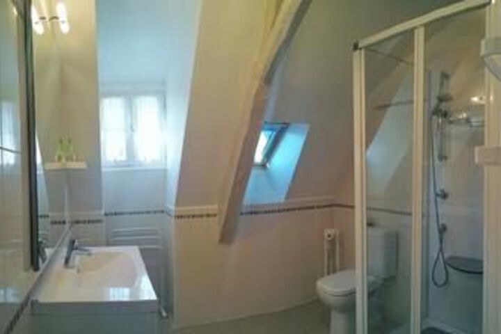 Room 3 of 16