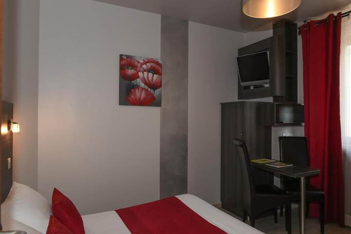 Room 12 of 42