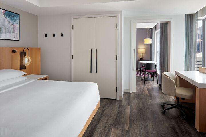 Room 16 of 141