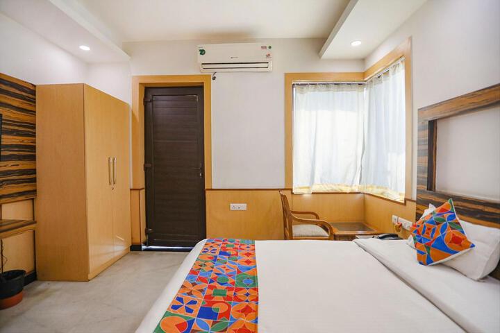 Room 2 of 39