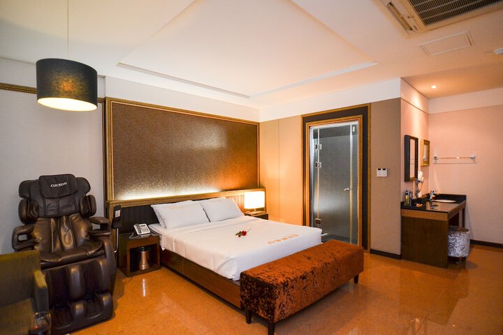 Room 29 of 54