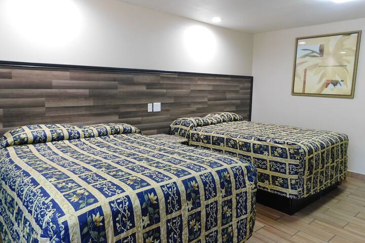 Room 6 of 32