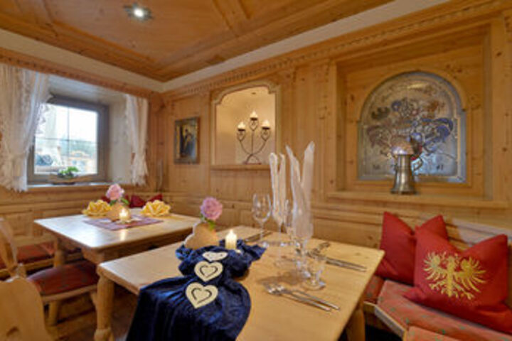 Dining 7 of 115