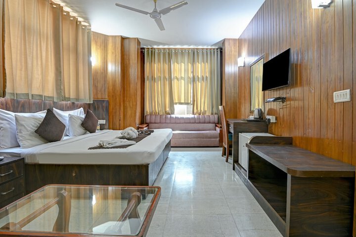 Room 34 of 130