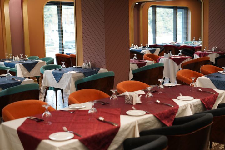 Dining 50 of 62