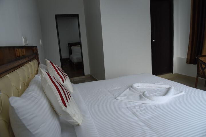 Room 18 of 76