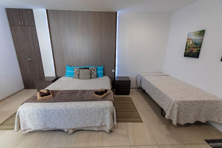Room 10 of 82