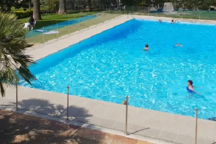 Pool 4 of 9