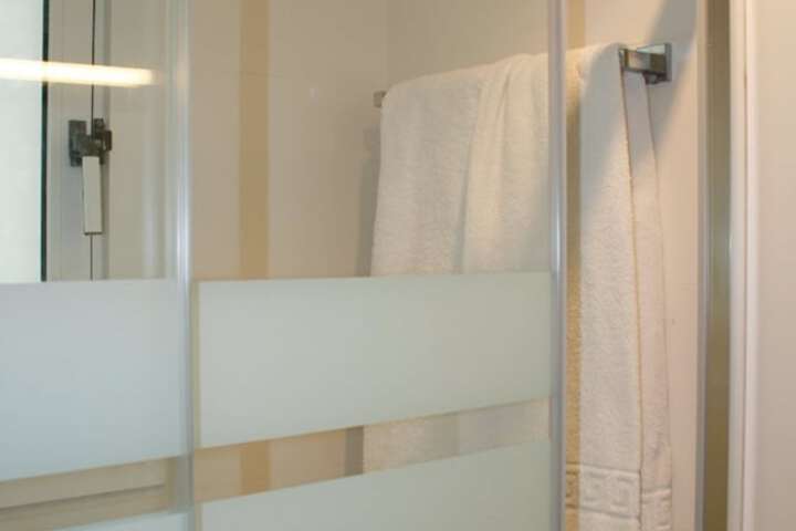 Room 21 of 34