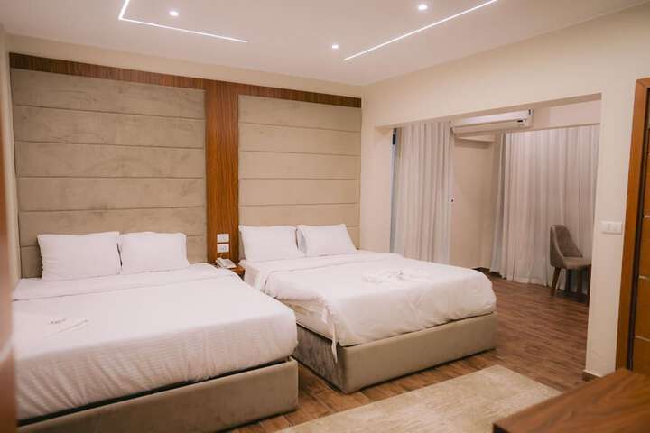 Room 6 of 38
