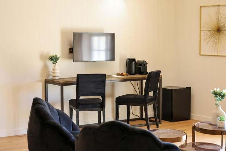 Room 15 of 28