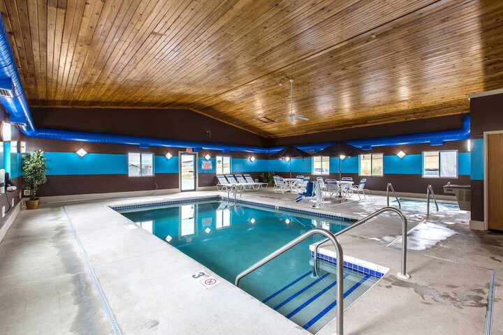 Pools & Facilities